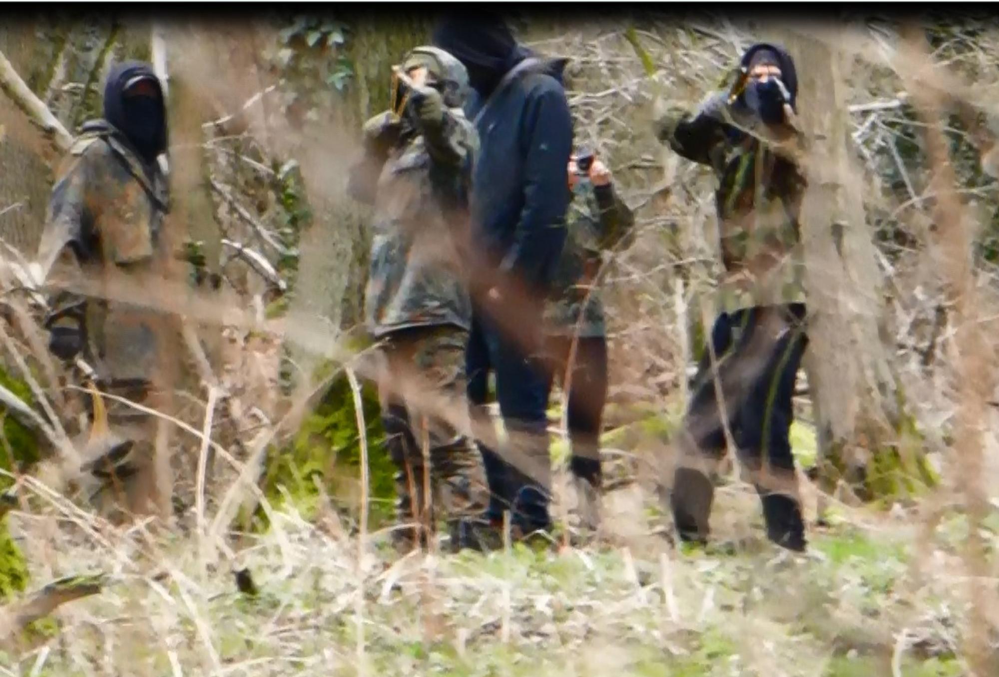 Hambacher Forst Gewalt Steinschleuder Bild RWE