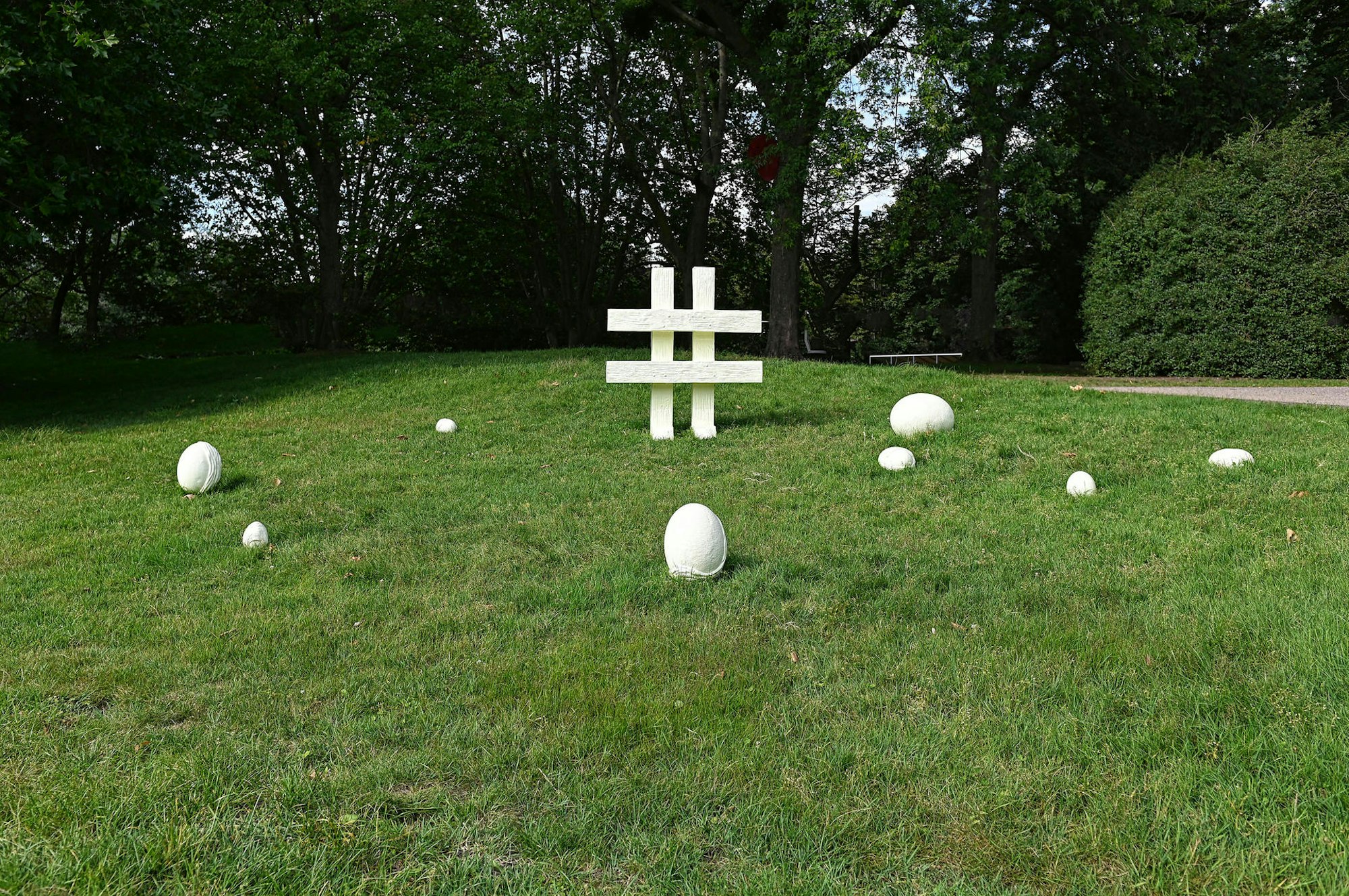 GuanXiao-Old_Eggs_and_the_Catcher