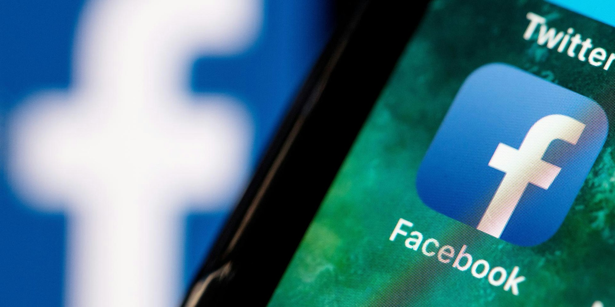 Facebook Symbol dpa 041019