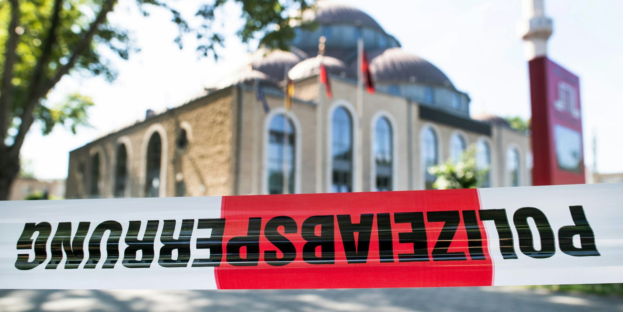 Moschee Duisburg Absperrung