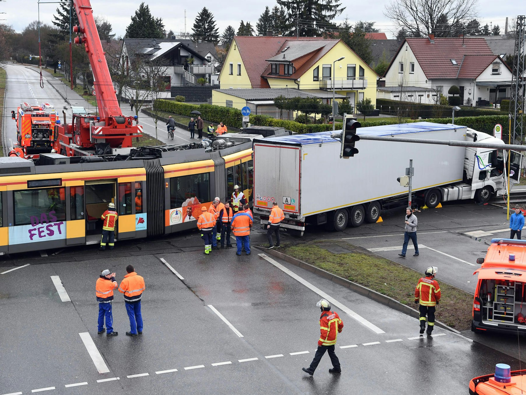 Karlsruhe Stadtbahn Unfall3