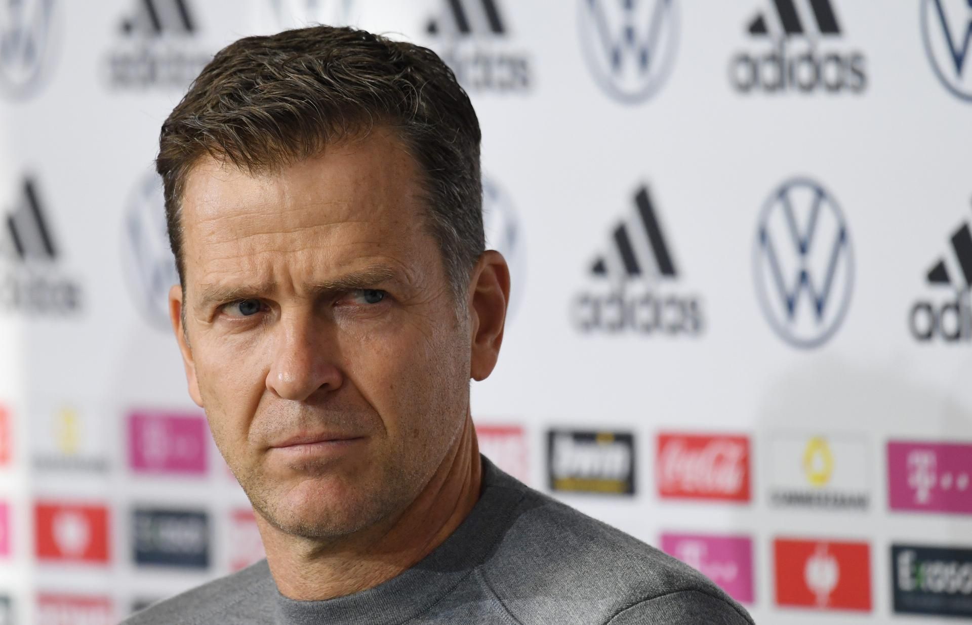 Bierhoff guckt verstört
