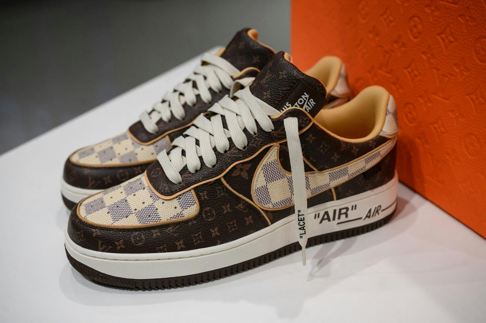 Abloh Sneaker 100222