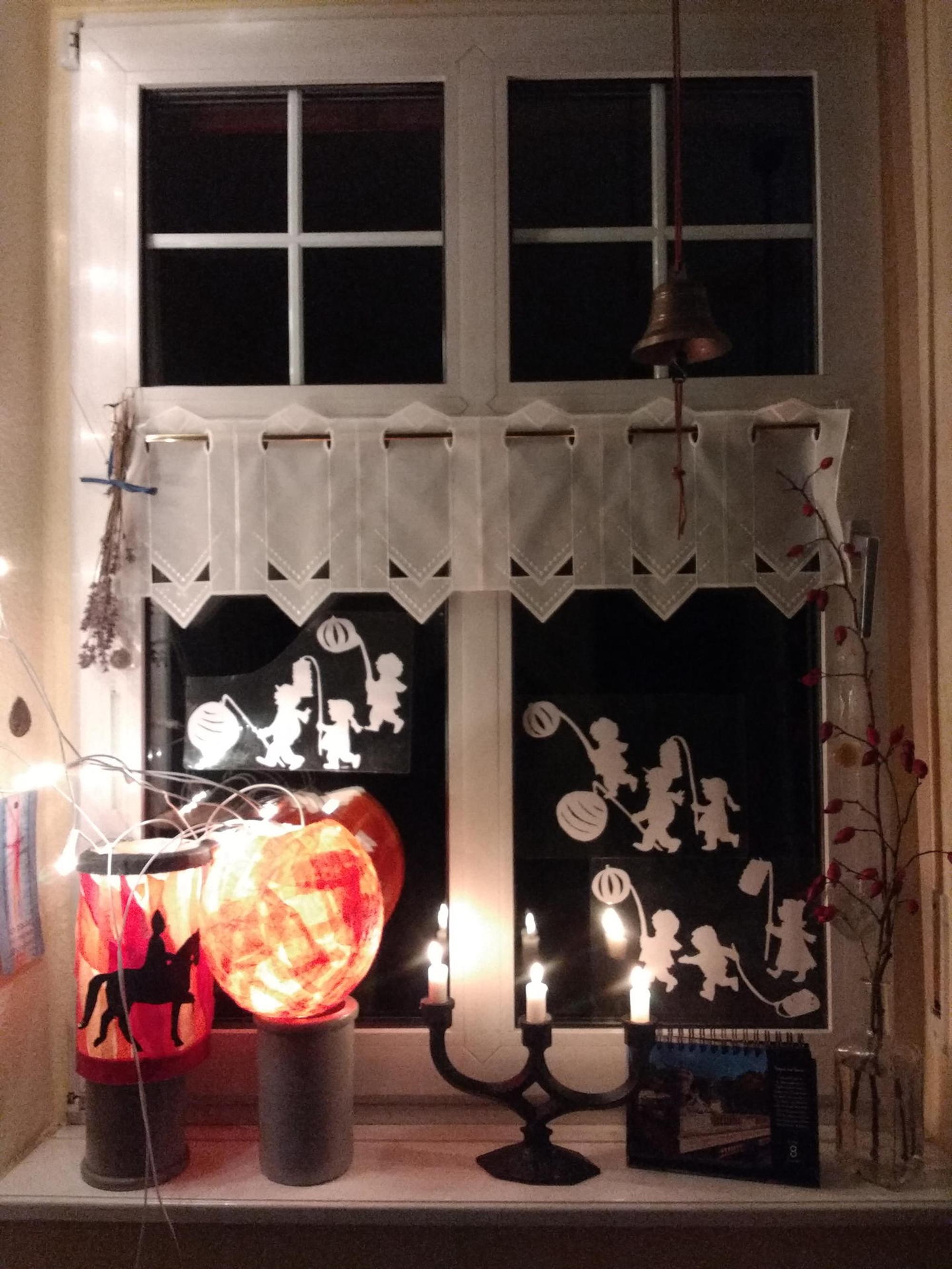 Laterne_Im_Fenster