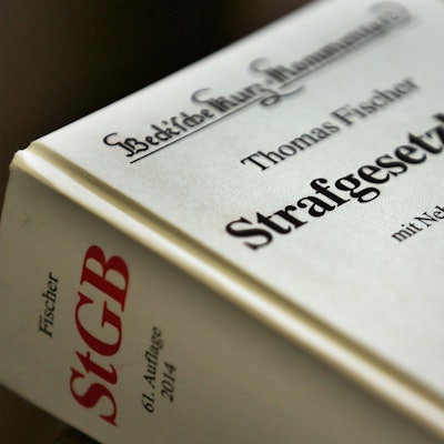 Eine Ausgabe des Strafgesetzbuches.