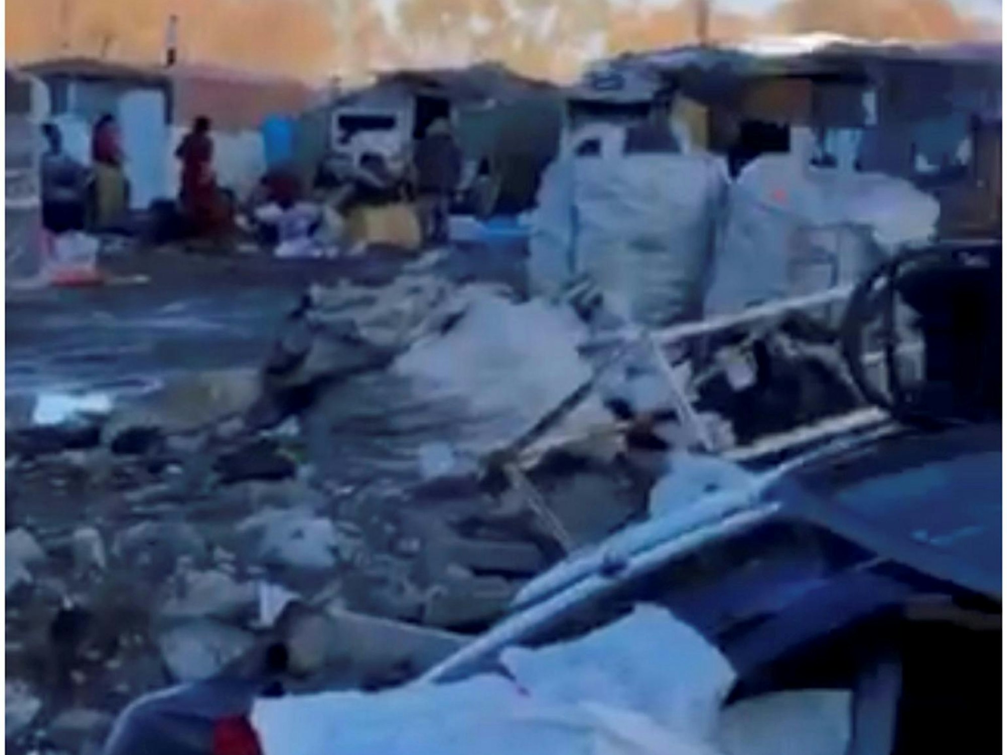 Wellblechhütten (1)