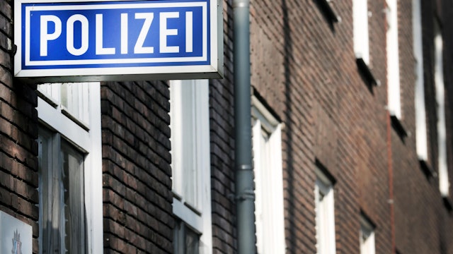Die 13-jährige Vermisste suchte schließlich eine Polizeiwache auf (Symbolfoto).