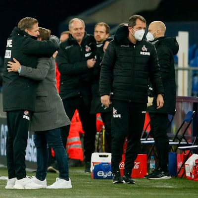 Gisdol Umarmung nach Schalkespiel