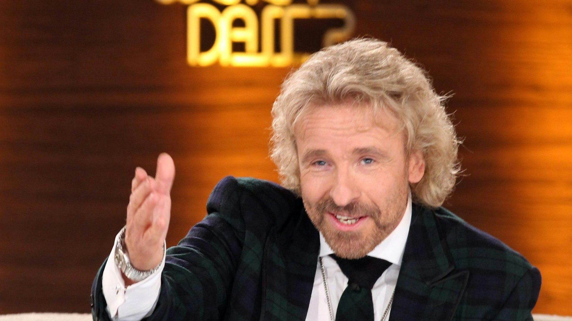 Thomas Gottschalk lächelt in seiner typischen Art.