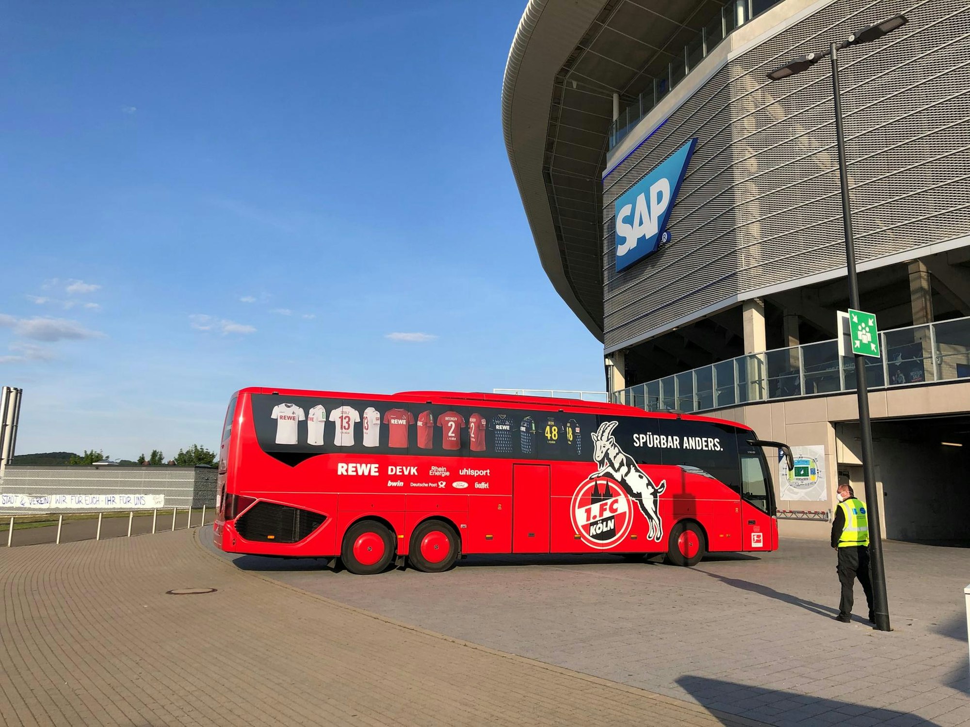 FC_Mannschaftsbus
