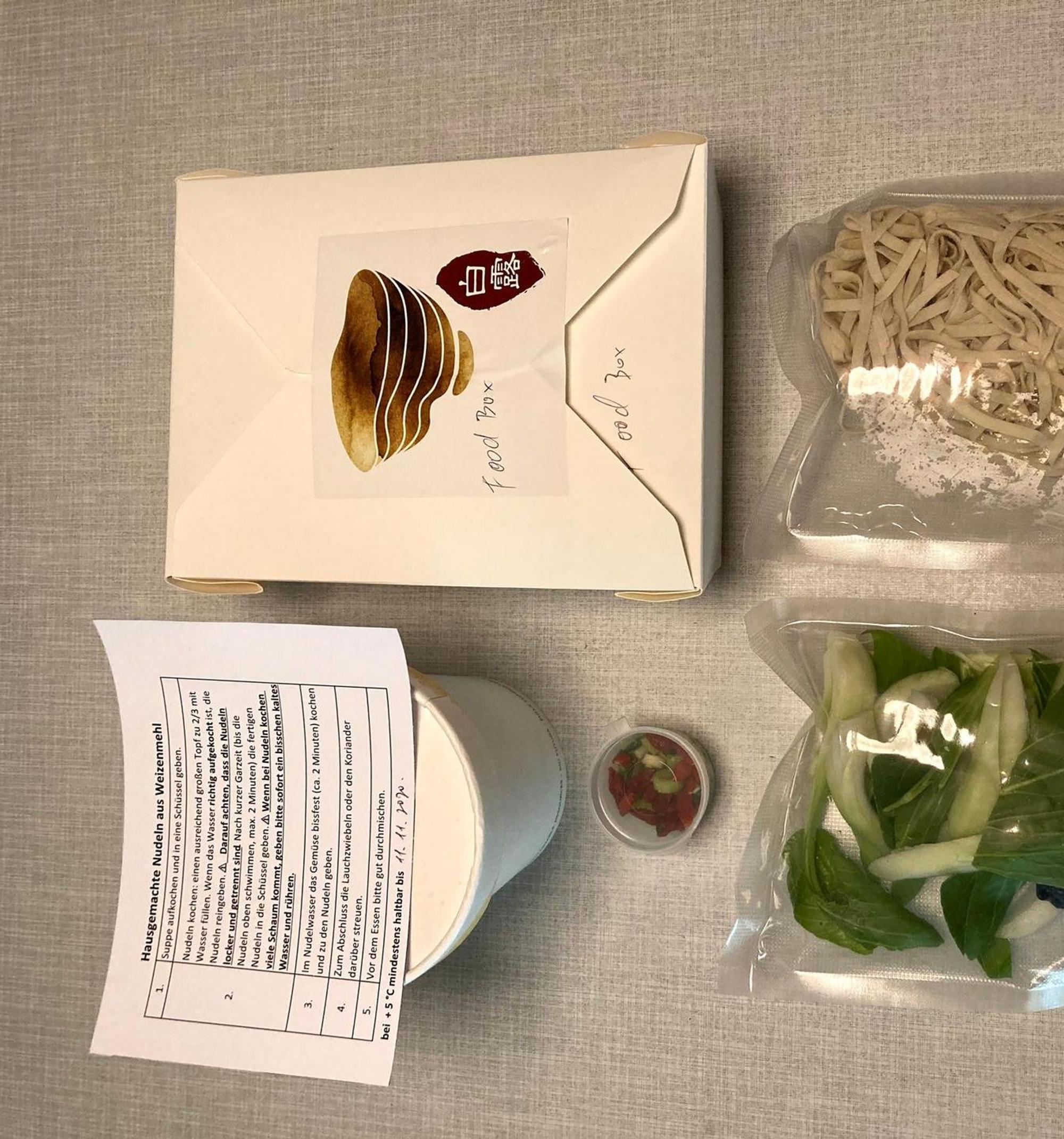 Menü für Nudelsuppe To Go_ Bai Lu Noddles_ Floss