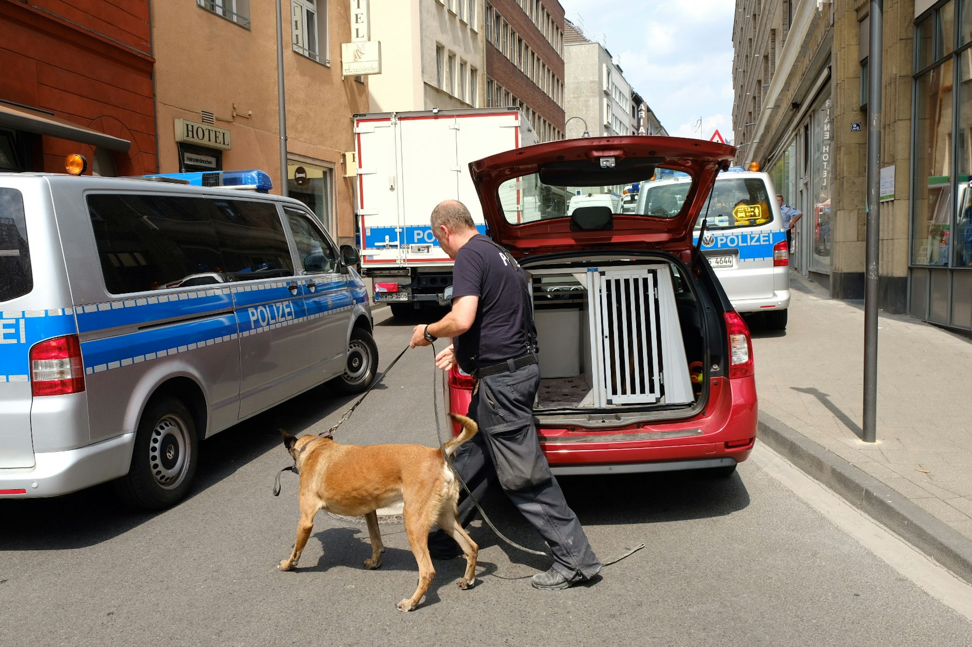 Meisenberg Razzia Polizei. 2jpg
