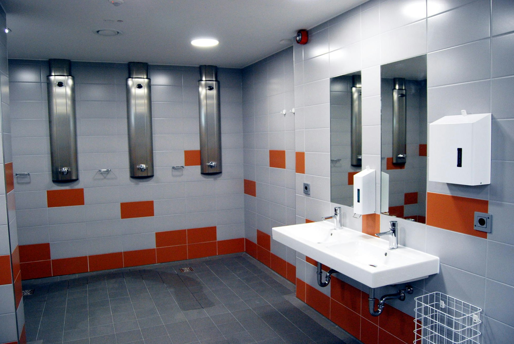 Dreifachsporthalle Kabinen