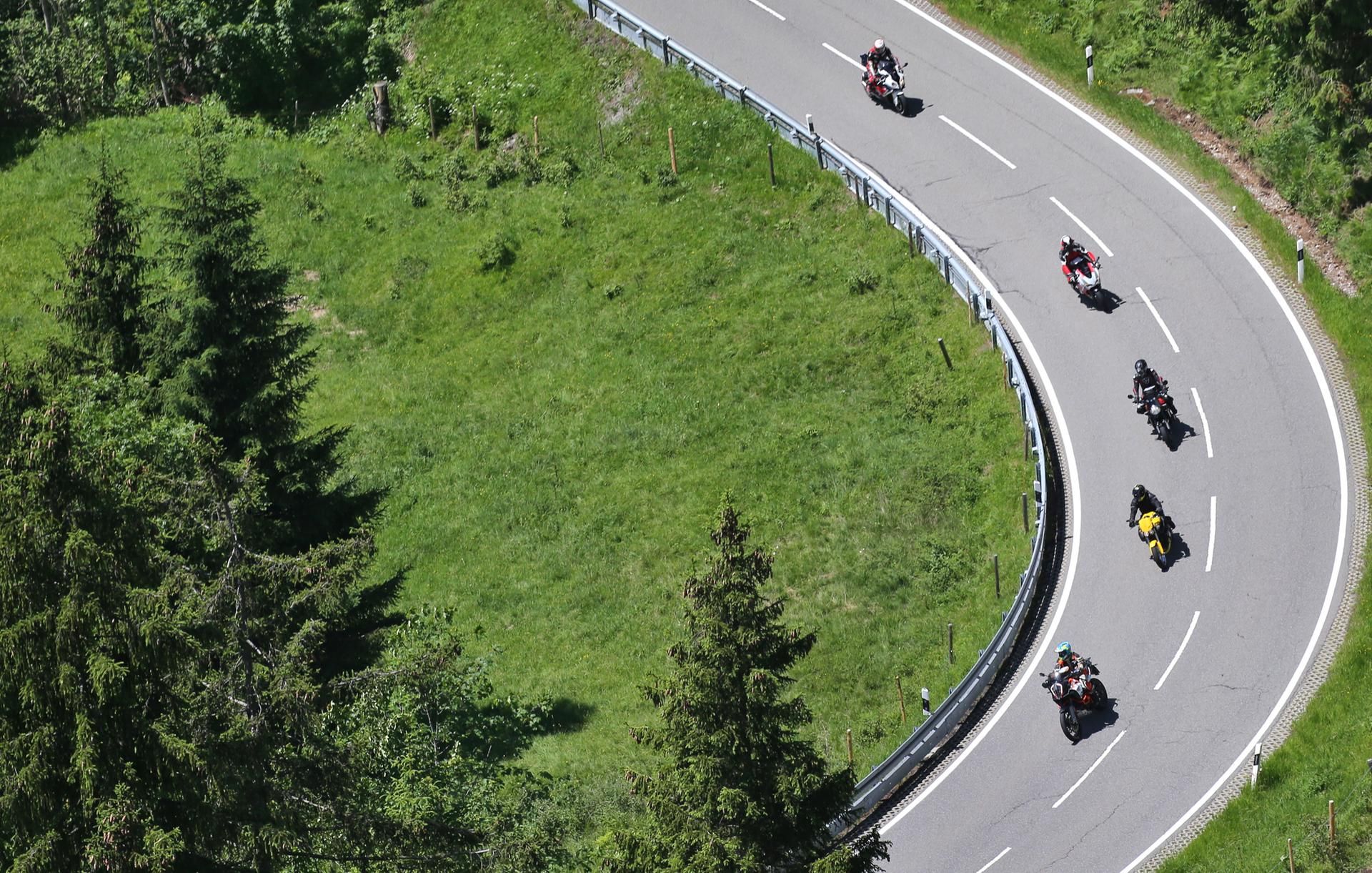 Illegales Motorradrennen