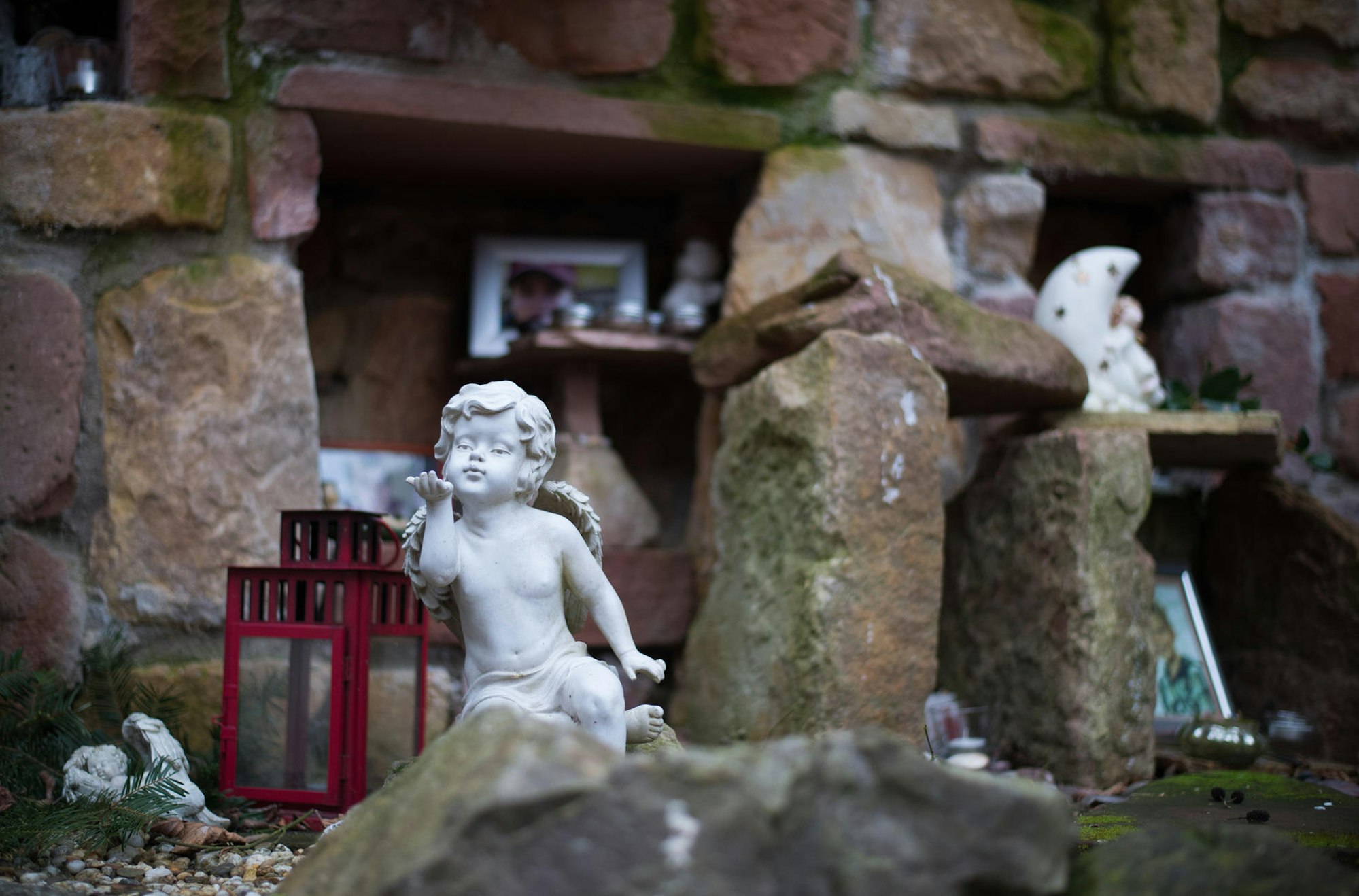 Kinderhospiz Gedenk-Mäuerchen