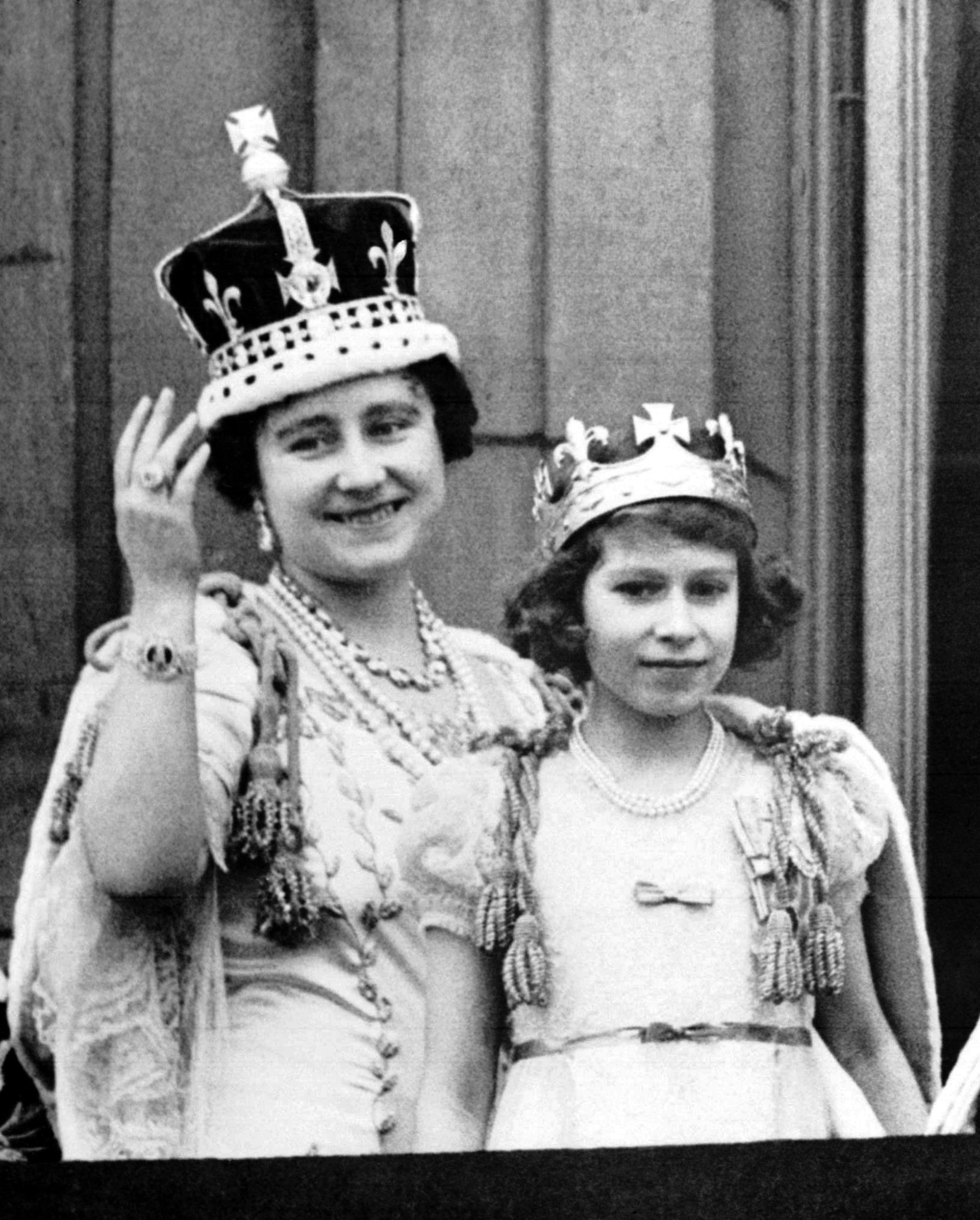 Queen und Schwester als Kinder