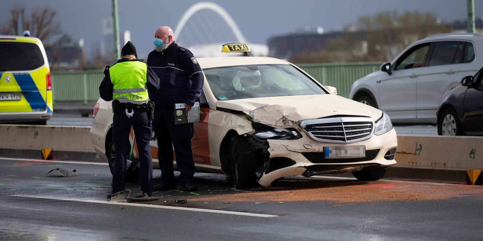 Taxi Unfall Zoobrücke