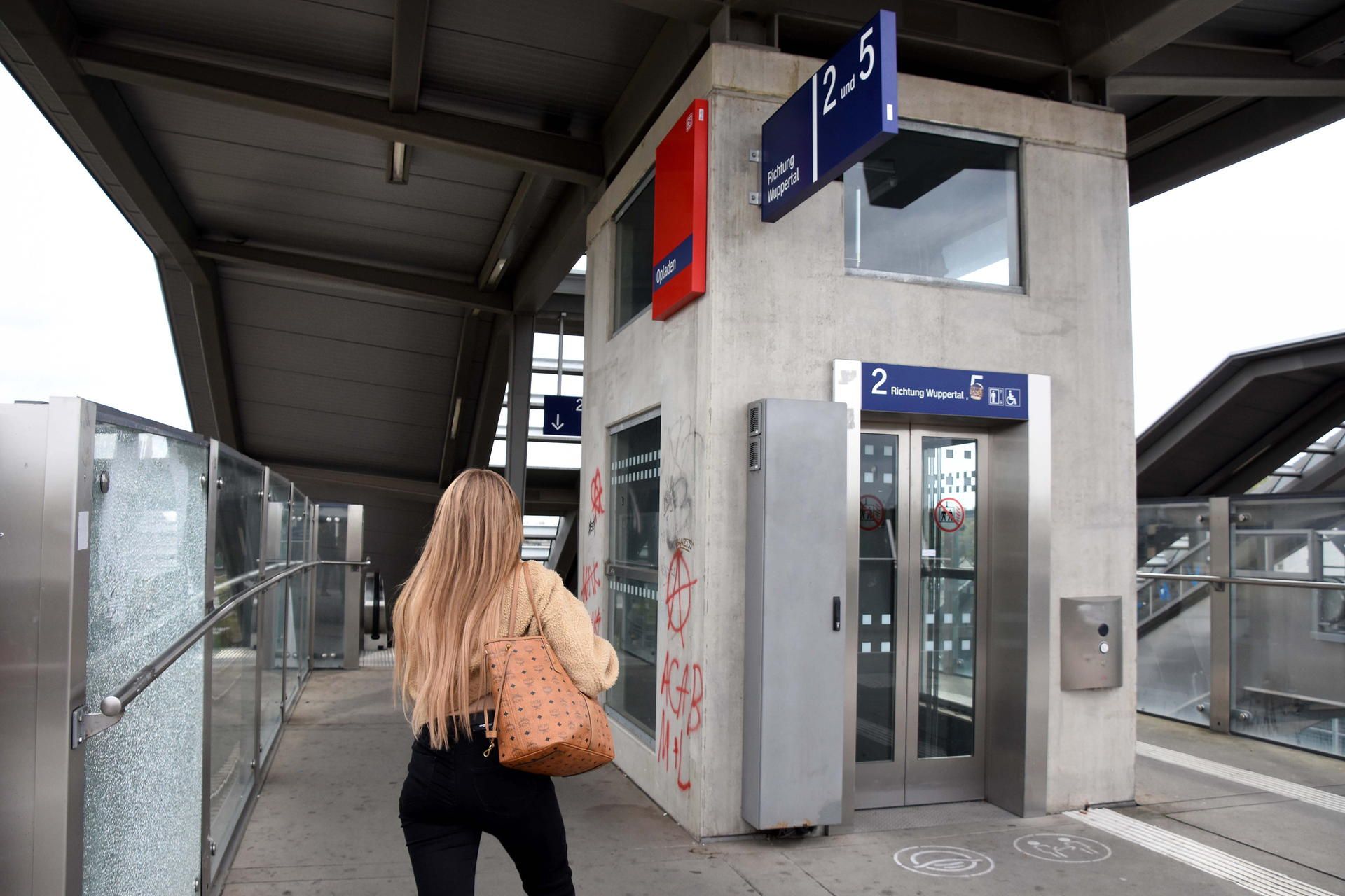 LE_bahnhof-opladen_(1)