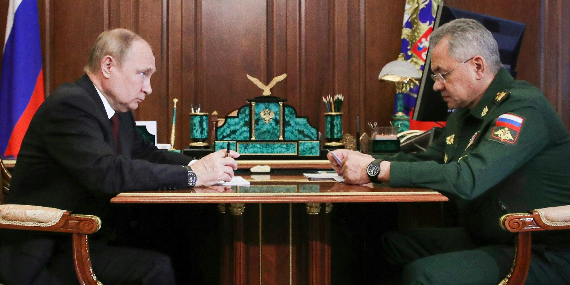 Putin Shoigu ap 070722