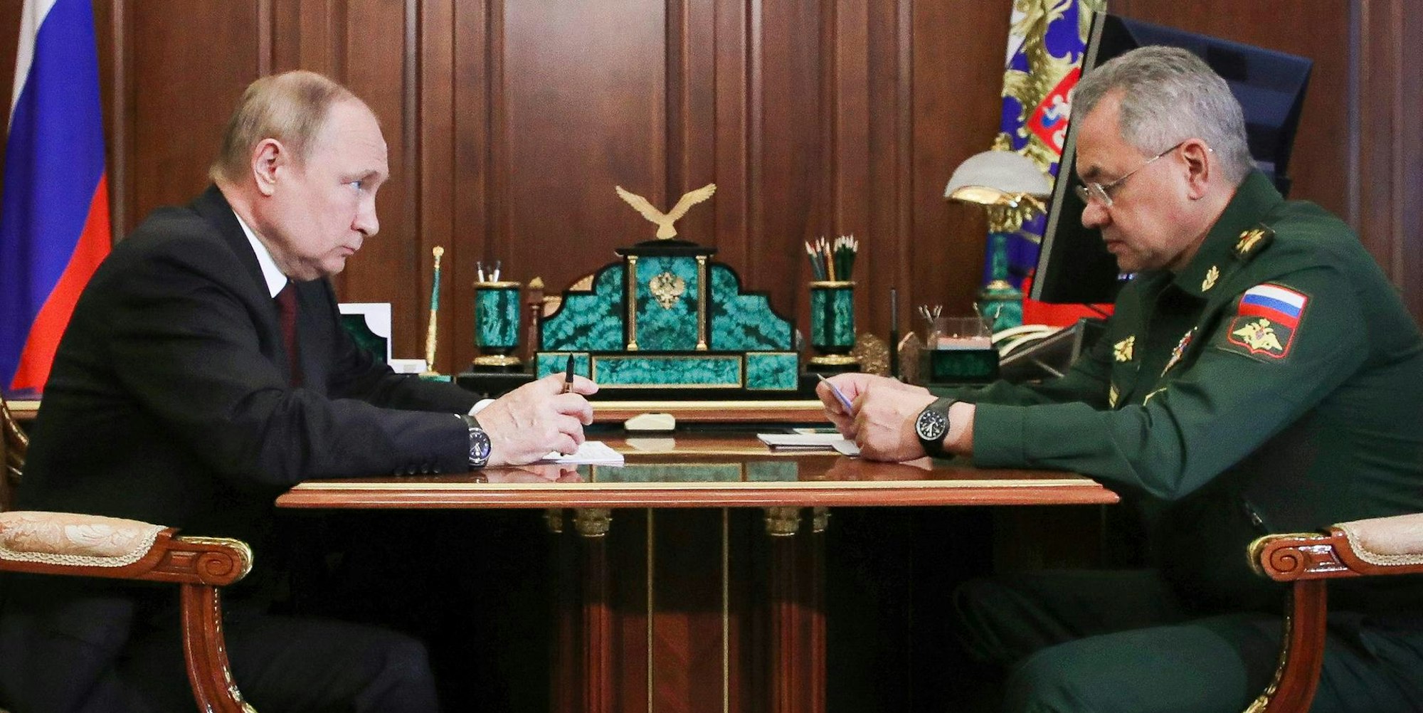 Putin Shoigu ap 070722