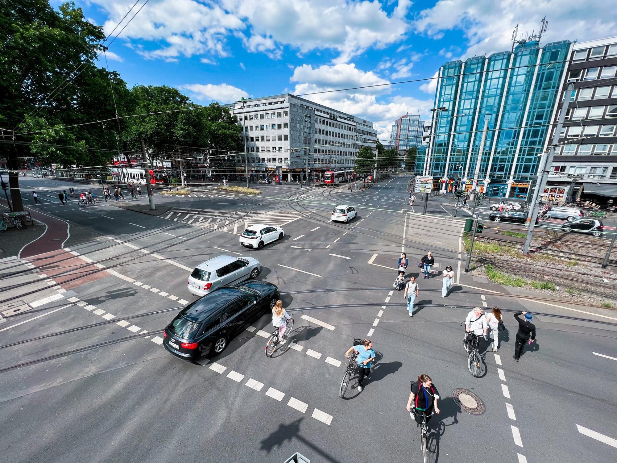 kr_antitour_koeln_barbarossaplatz