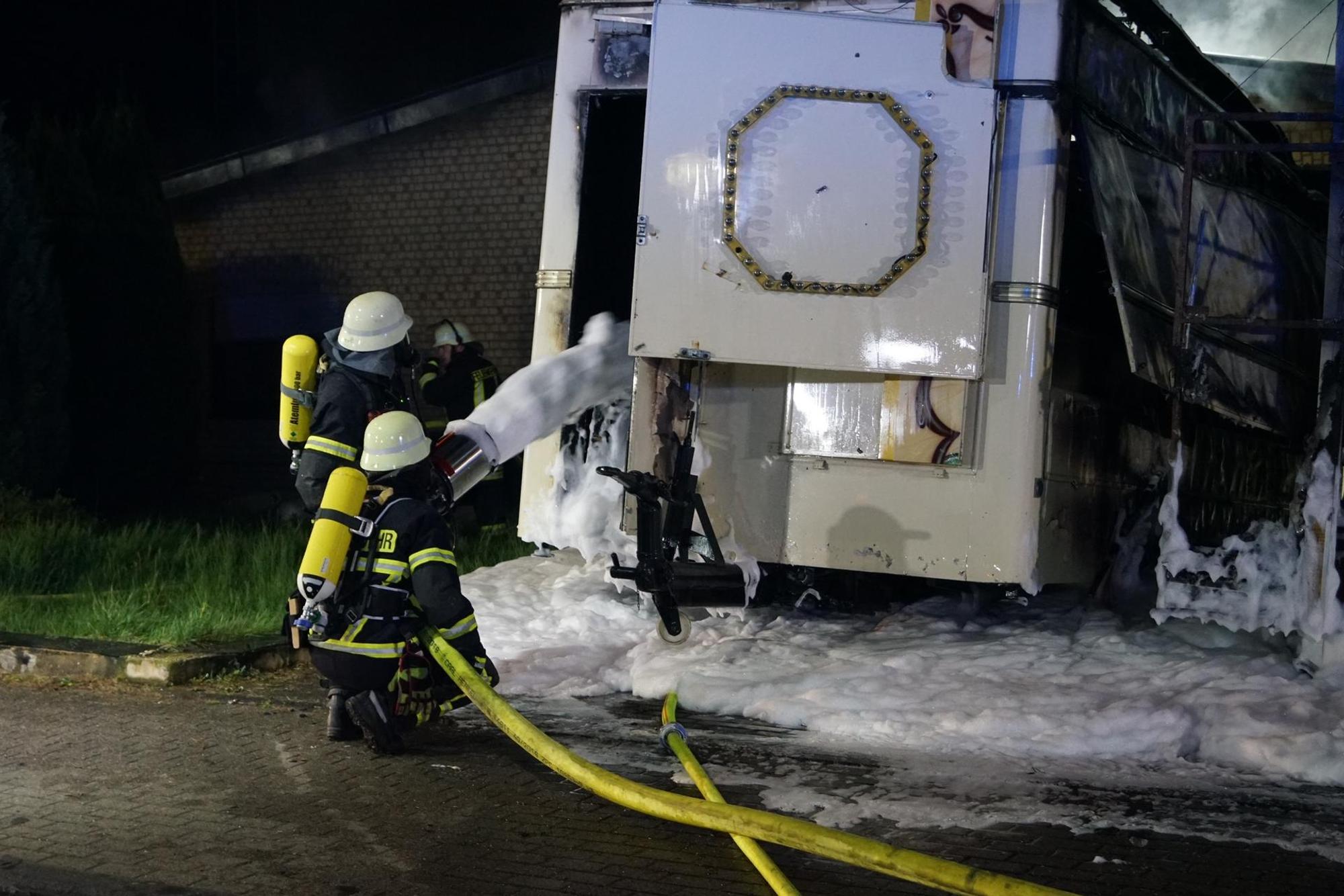 Feuer Kirmeswagen Euskirchen Detail I