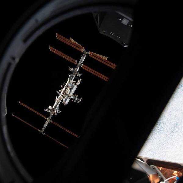 ISS 040422