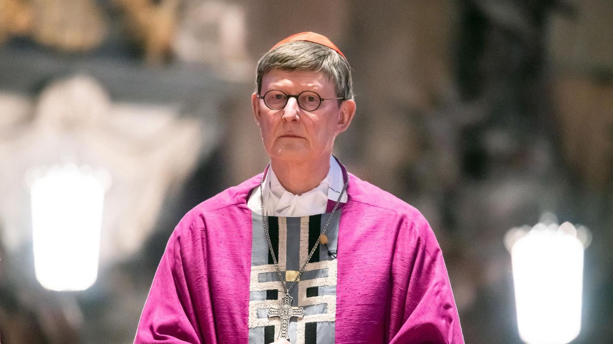 Rainer Maria Woelki, Kardinal der römisch-katholischen Kirche, Erzbischof von Köln, hält einen Gottesdienst im Dom ab.