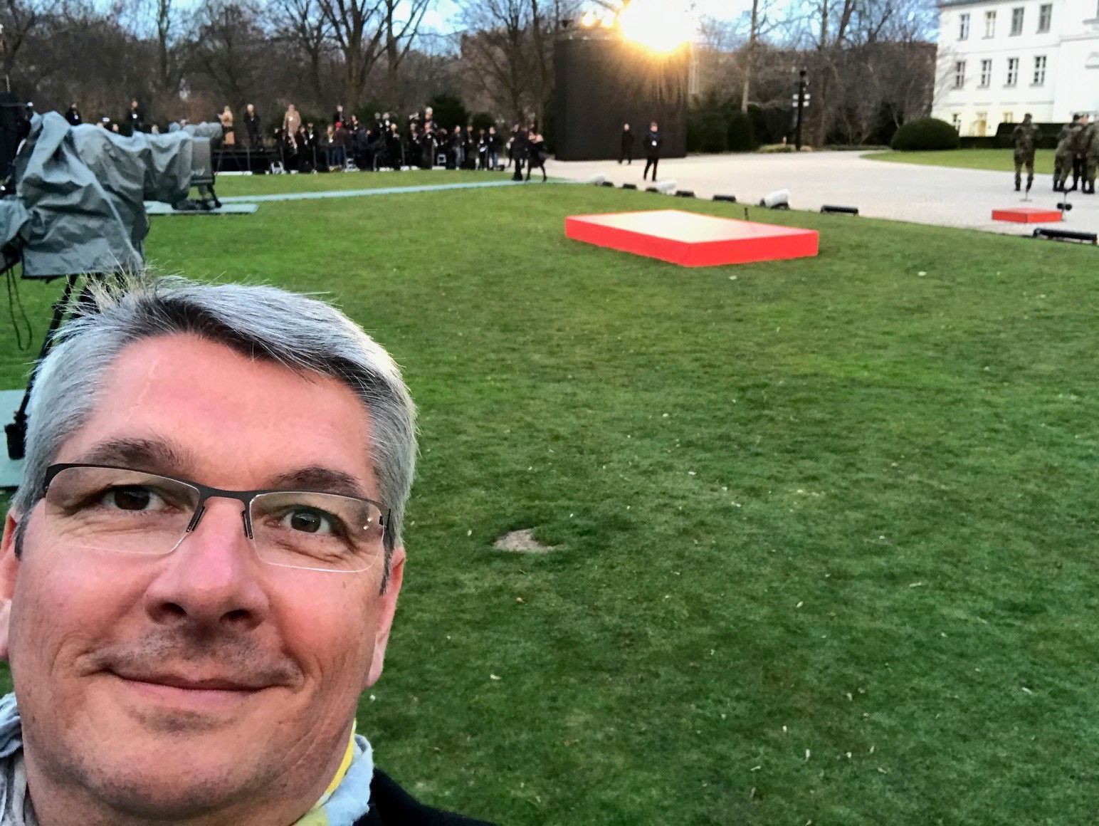 Bergisch Gladbach Bürgermeister beim Zapfenstreich für Joachim Gauck