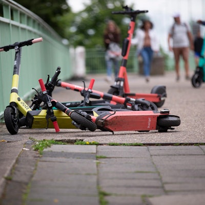 20210705_tb_E_Scooter_Gehwege_004