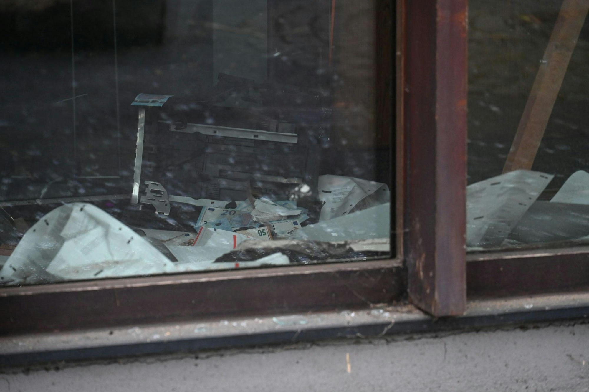 Geldautomat nach Sprengung III