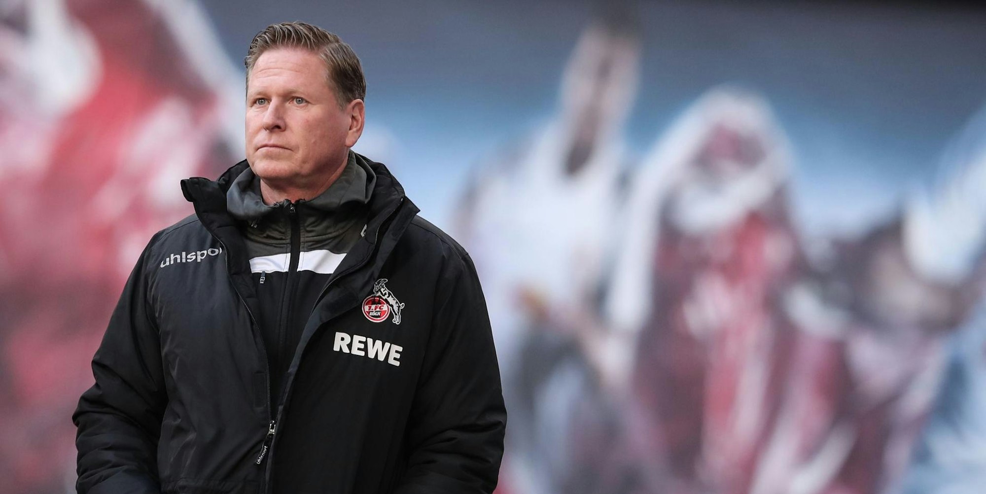 Gisdol mit ernster Mine