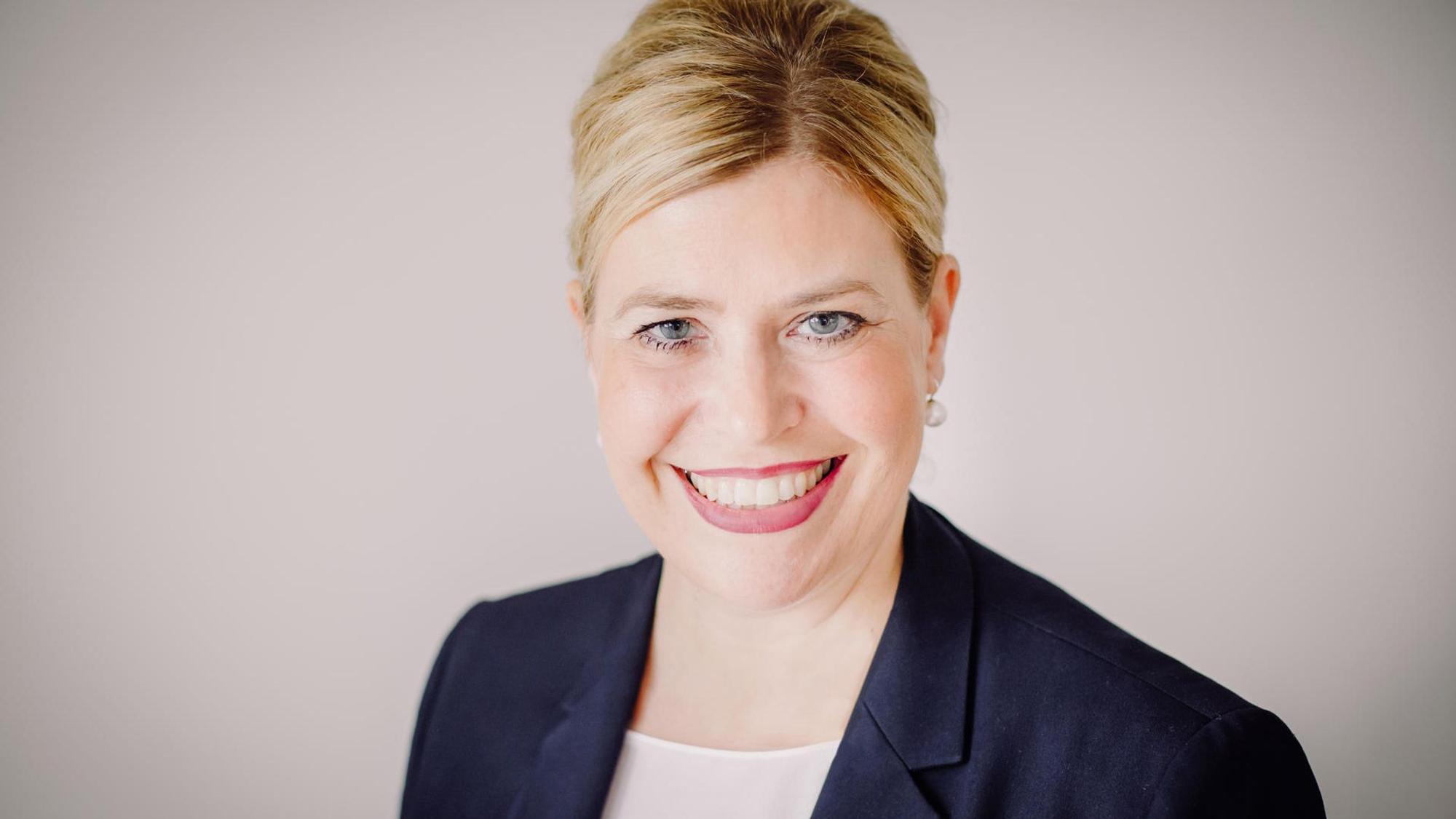 Portraitfoto von Ines Reinprecht-van de Sandt