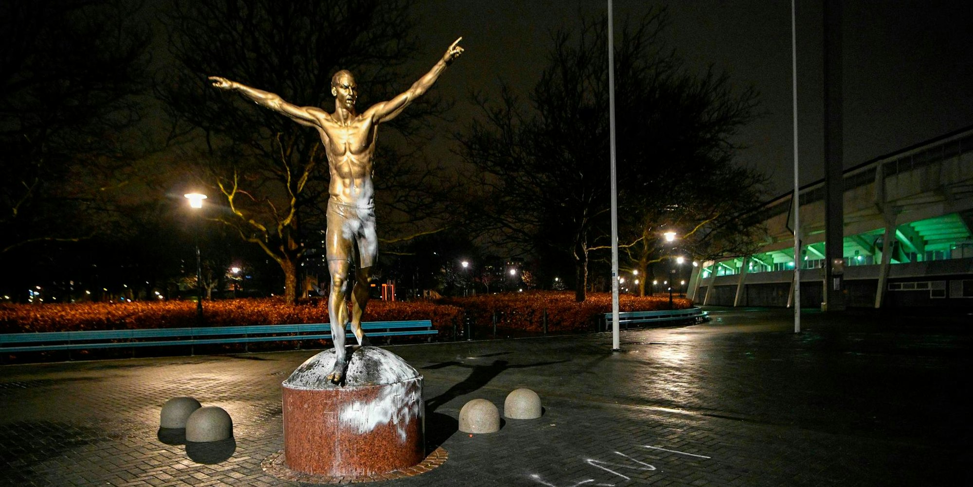 Ibra Statue afp