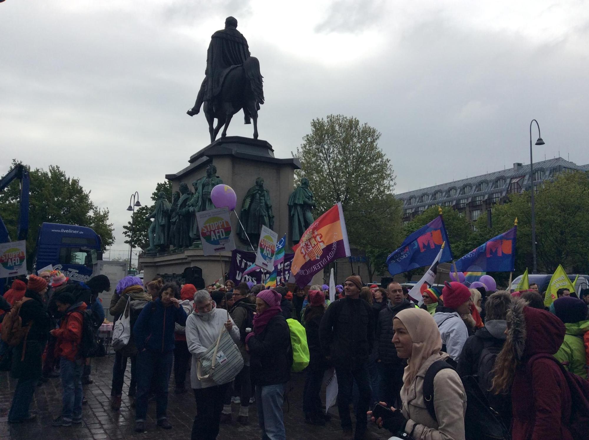 Frauen in bunt