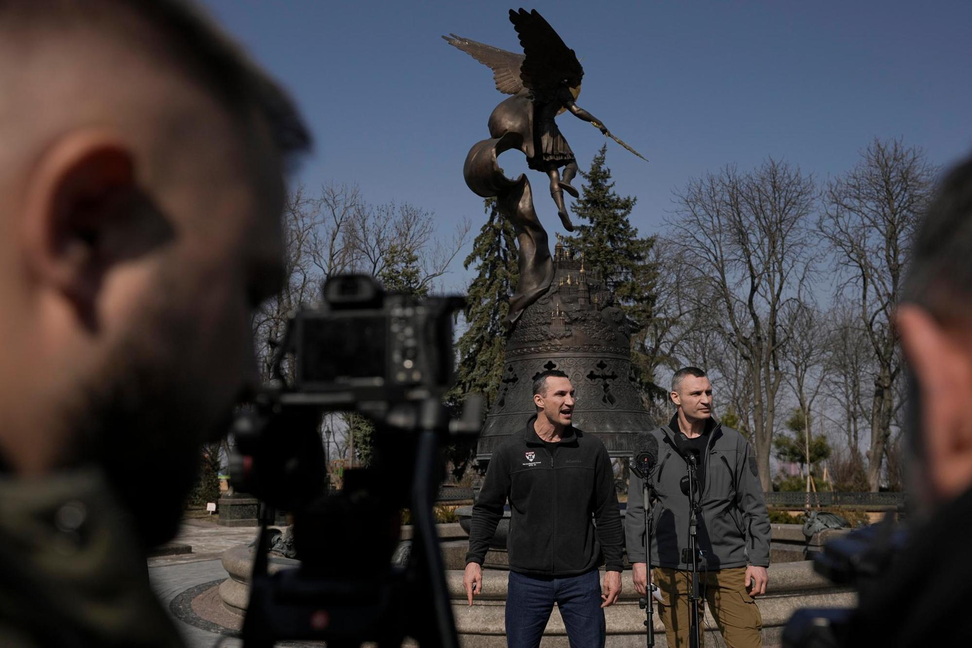 Klitschko Brüder ap 240322