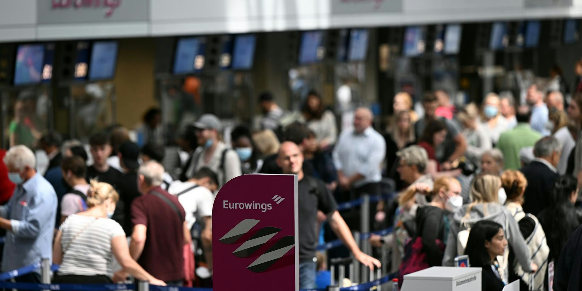Flughafen Düsseldorf Schlangen