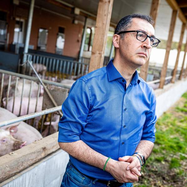 Cem Özdemir Schweine 240422
