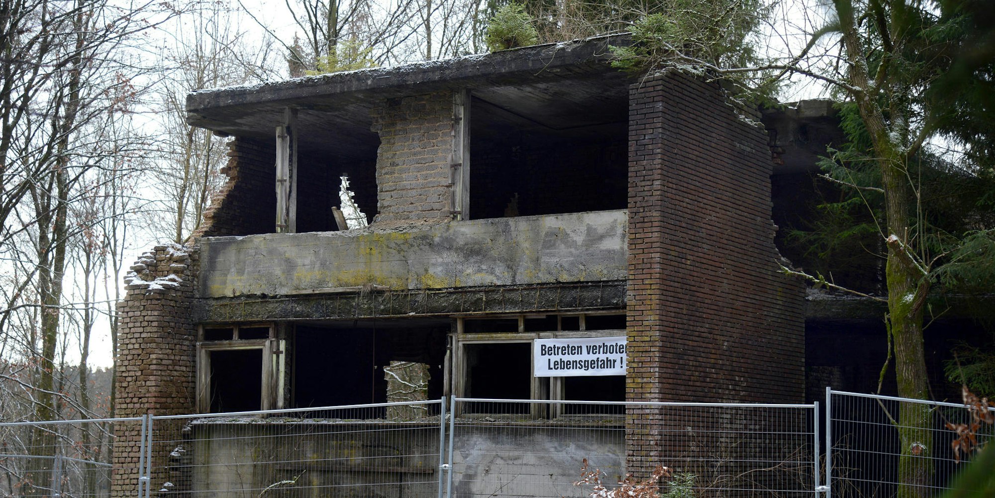 Adenauer-Haus-Ruine in der Eifel