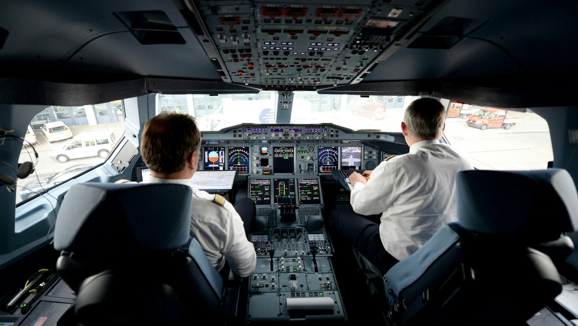 Während des Flugs essen der Pilot und der Co-Pilot nie das Gleiche.