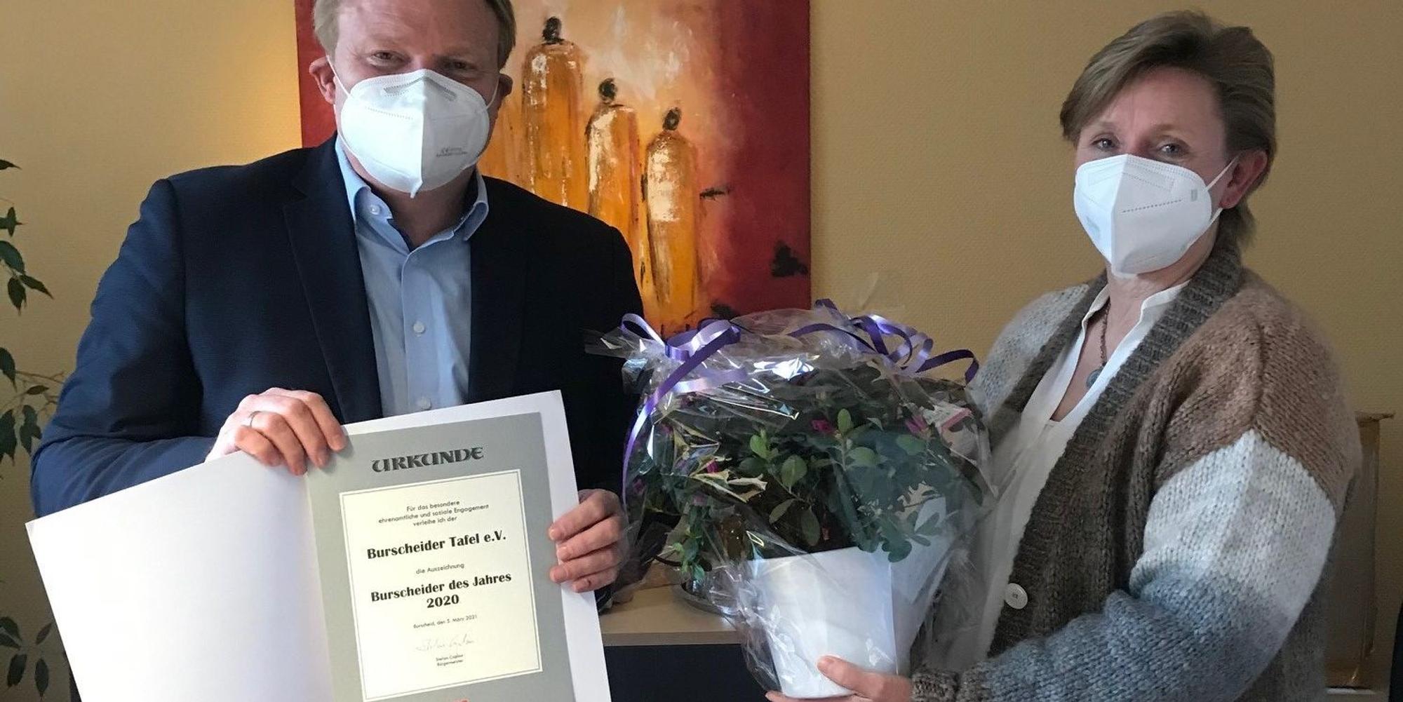 Ehrung Burscheider Tafel - Vors. Dagmar Zimmer