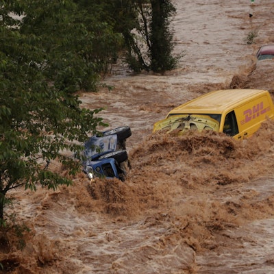 Erftstadt Flut Postauto 15. Juli 2021 mkl