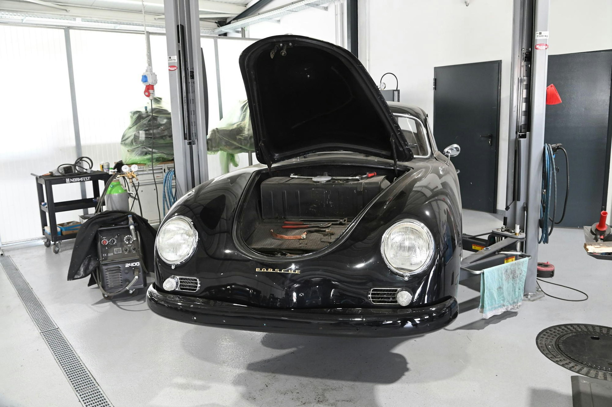 Oldtimer Motorhaube offen 230721