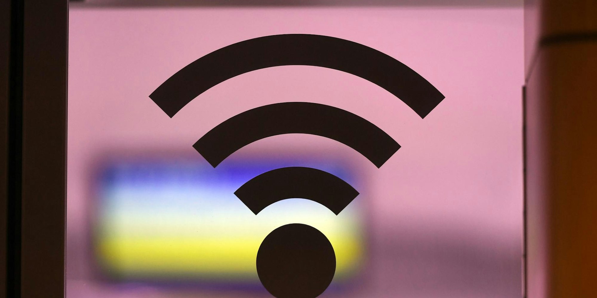 WLAN Symbol dpa 041019