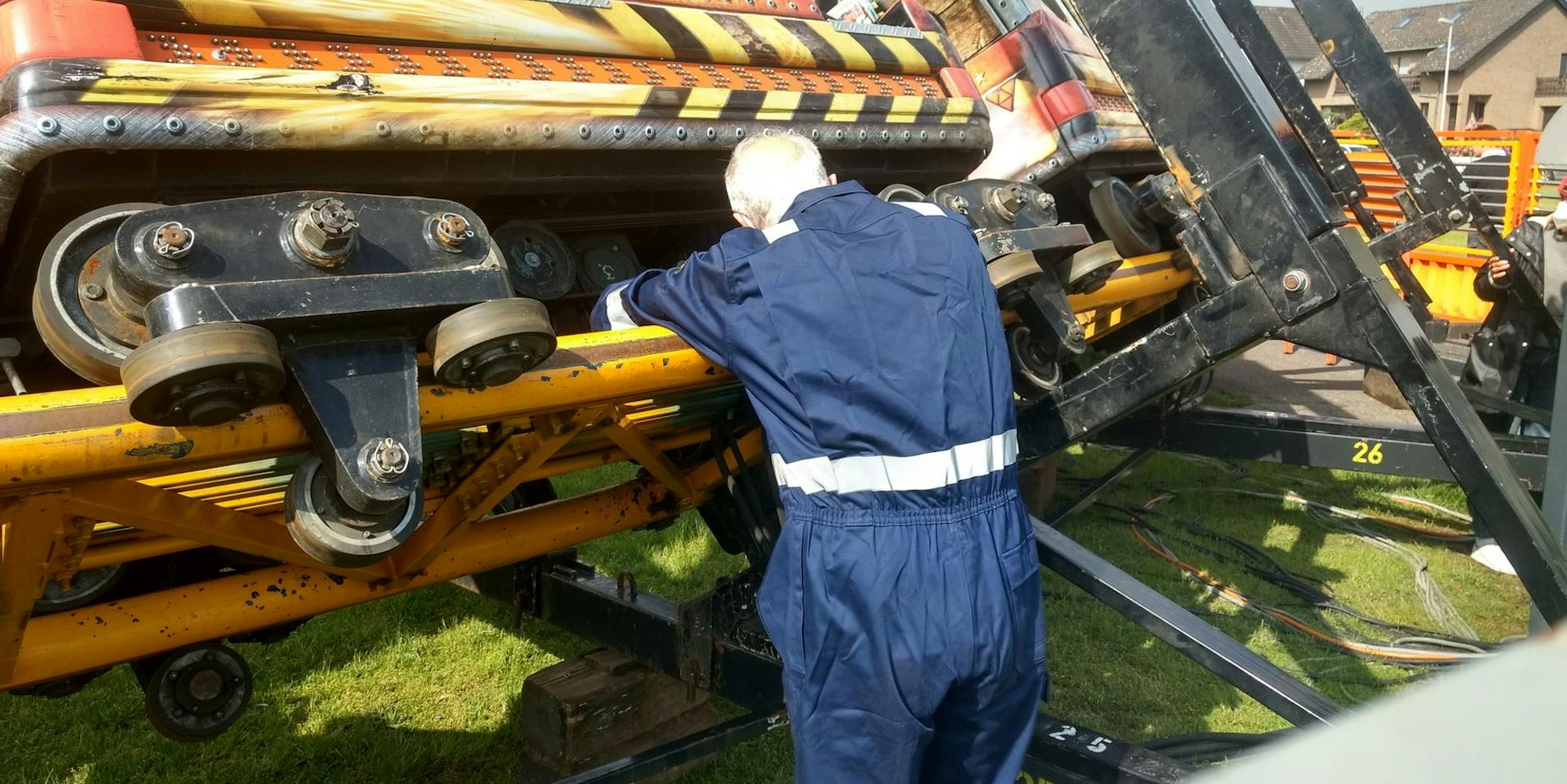 Tuev_Pruefung_Achterbahn