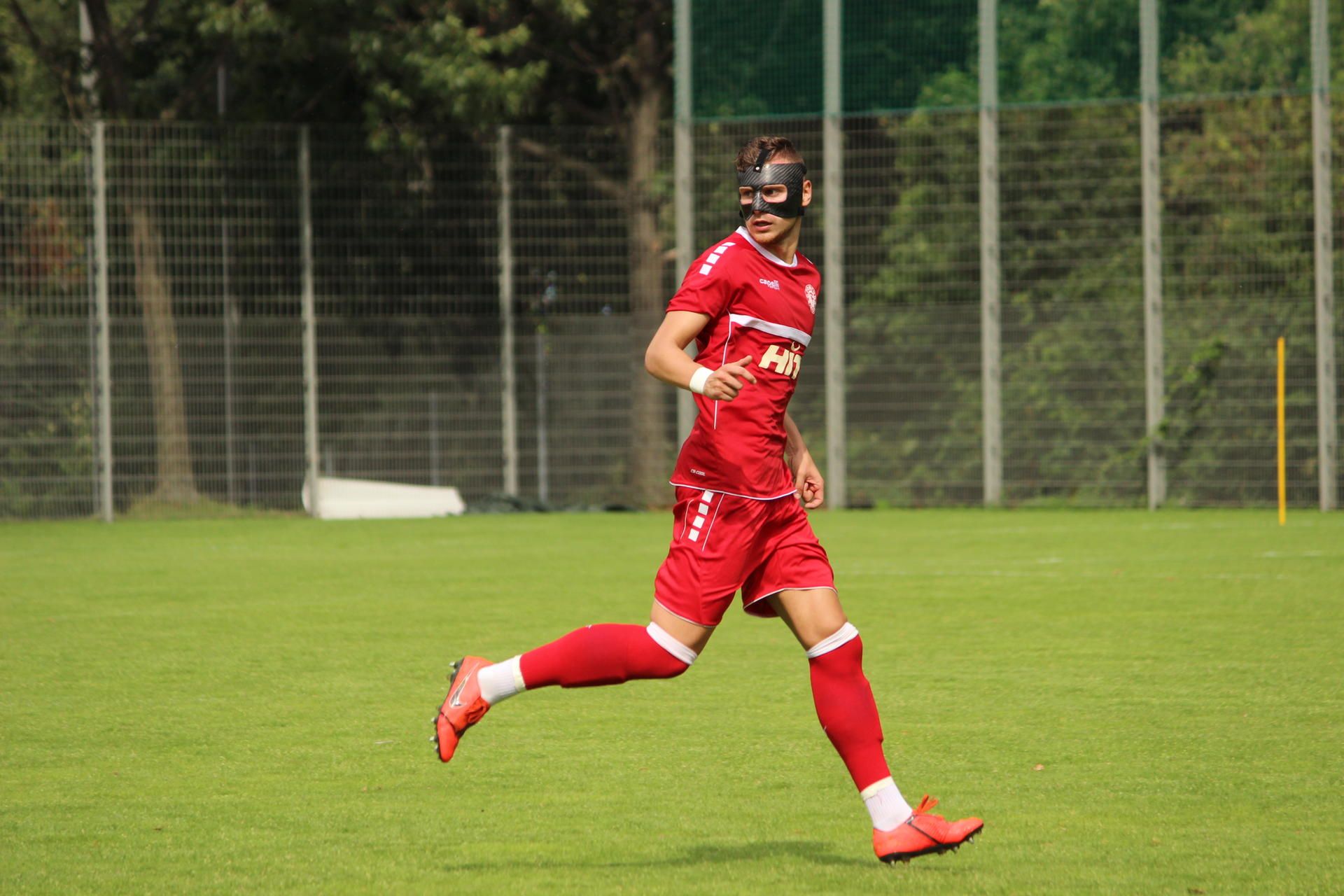 Franko Uzelac Gesichtsmaske