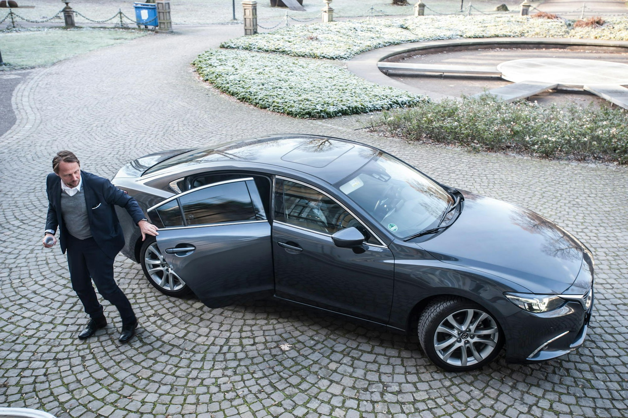 leverkusen-dienstwagen-Richrath--nef_alf_3545