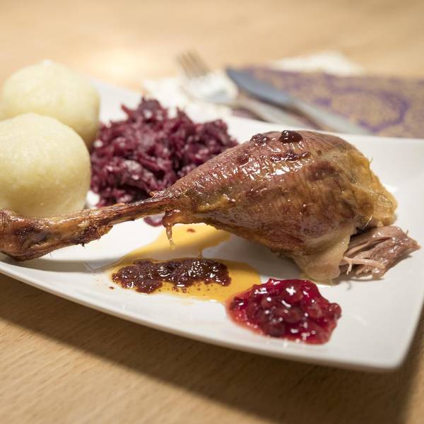 Gänsebraten Knödel Rotkohl