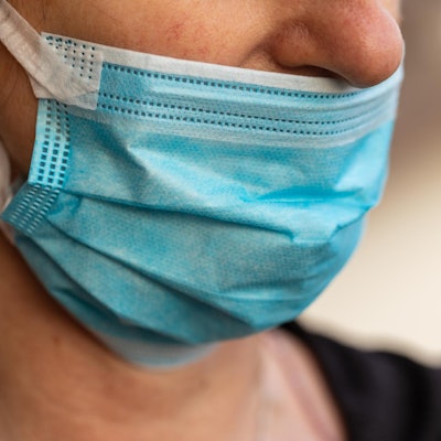 Maske unter der Nase Getty Images