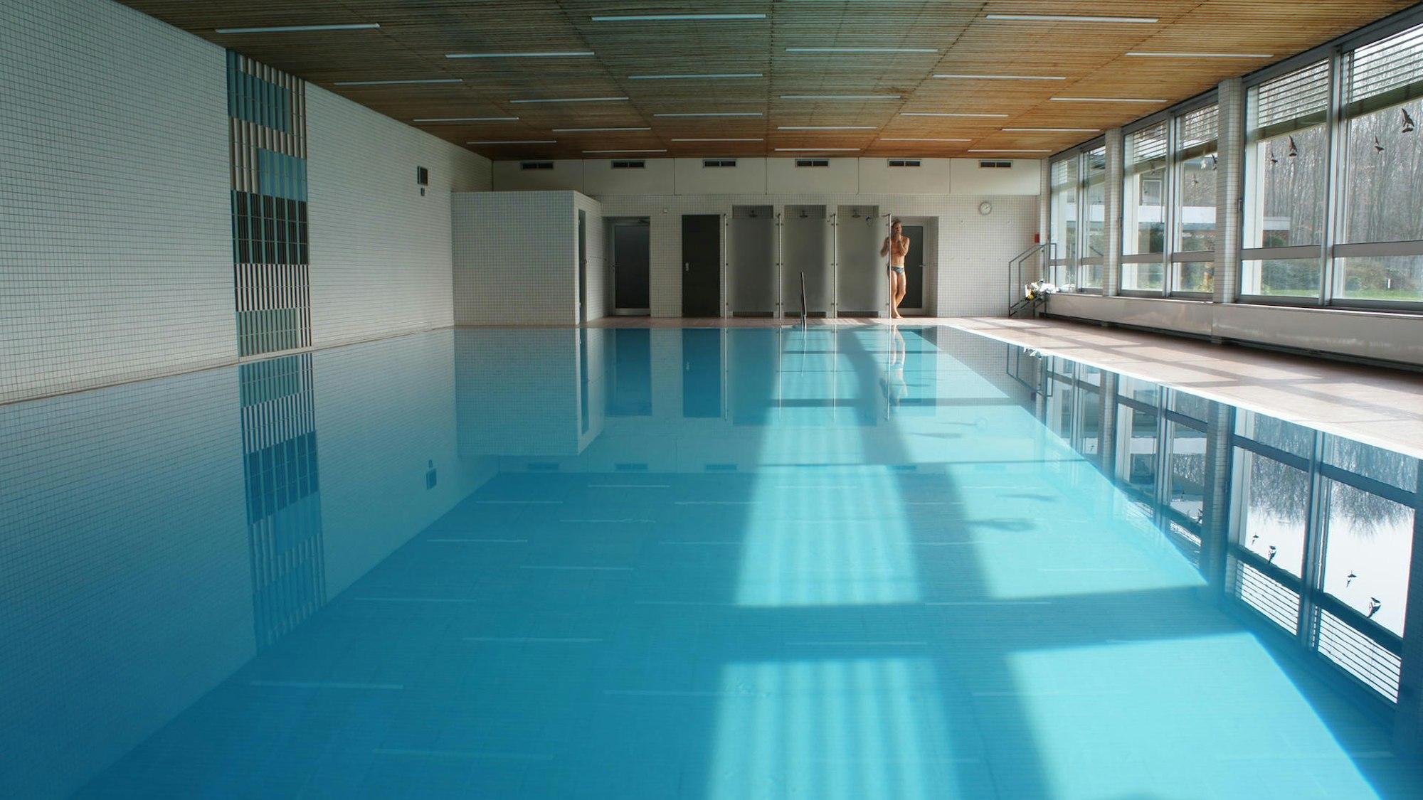 Das Schwimmbad der Wohnanlage